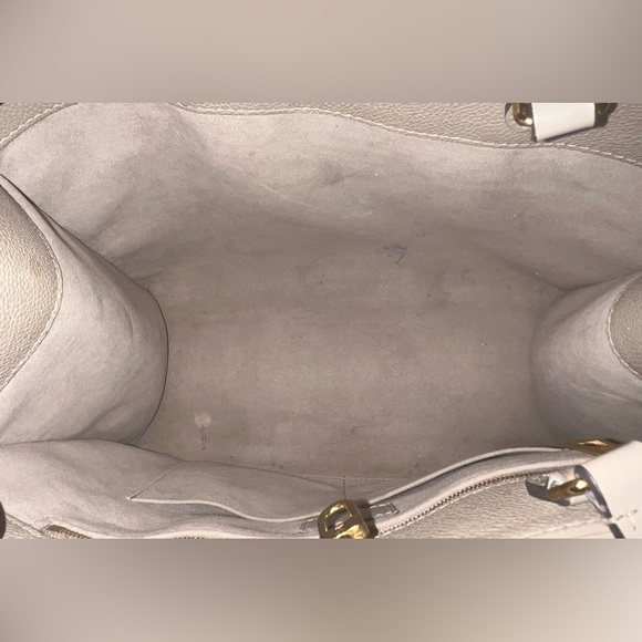 Sold Louis Vuitton Monogram Empreinte On the Go MM Tourterelle/beige. W/dusty - Picture 10 of 13